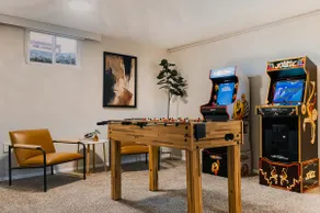 Sleeps 10|Grill|Game Room|Fire Pit|10min to DT - Image 4