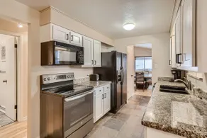 PetFriendly 6BR 3BATH Family & Work-Friendly Home! - Image 3