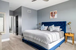 4BR Group Stay • Yard • Near Stadiums + Downtown - Image 4
