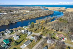 Oconto Hideaway- Mid & Long term stays welcome! - Image 3
