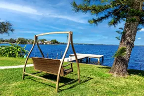 Lakefront home near beaches with waterview, pets ok - Image 4