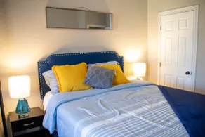 💫 Beautiful 2 Bedroom Apt near 🛩 PHL Airport/I95 - Image 2