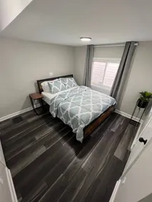 Clean 2 Bedroom House Surrounded by Entertainment - Image 3