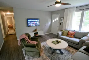 The Bees Knees 3 bd 1 ba in town Fayetteville, WV - Image 2
