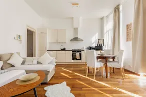 Beautiful apartment, a short walk to Gare du Midi - Image 2