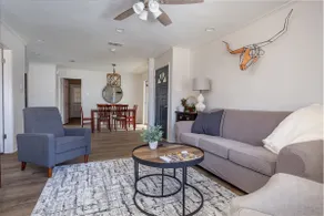 Jeanne's Place: Cheerful, 2-bedroom home. - Image 3