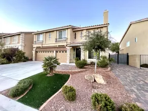 Luxury, Cheerful & Spacious 5 Bedroom Home! Free P - Image 2