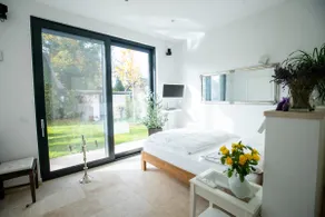 Charming guest house with pool & sauna in Pankow - Image 2