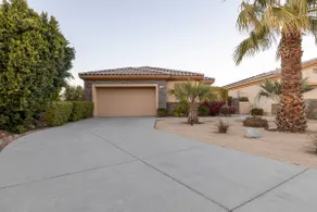 Private Large Modern Villa with Pool/Spa/Slide - Image 3
