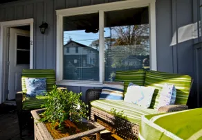 Cosy Studio Guest House w/ Double Jacuzzi - Image 4