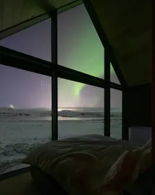 Iceland Lakeview Retreat - Image 5