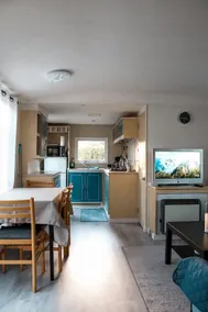 Expanded mobile home in wooded area - Image 4