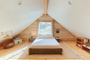 Artistic Log Cabin on 2.7 Acres - Image 2