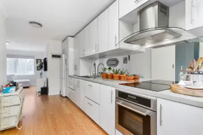 Modern 2 bedroom apartment right in village. - Image 4
