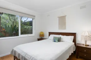 Modern 2 bedroom apartment right in village. - Image 5