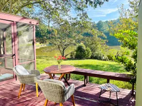 Peaceful Lakefront Vacation Getaway - Image 2