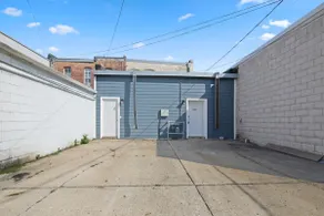 Lovely 2 bedroom loft on historic main street - Image 3