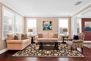 Brentwood Posh 5-Bedroom w/steam shower near hwy - Image 5