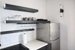 No.12, Modern, Quiet, Prime Location - Image 2