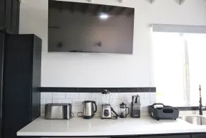 No.12, Modern, Quiet, Prime Location - Image 4