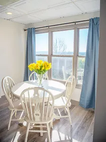 The Masterson Tower: Spacious, Modern Stay - Image 2