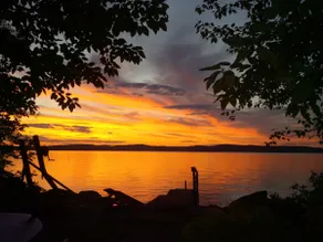 Warm 3 BR, 4 season oasis on Grand Lac Nominingue - Image 2