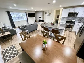 Hometown USA With Hot Tub and Fully Renovated - Image 2