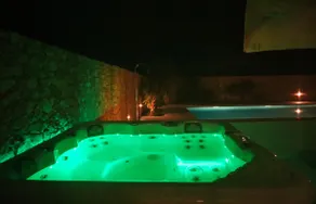 Hygge Holiday Home with Large Communal Pool and Private Hot Tub - Image 4