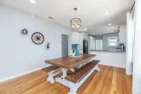 Spacious 4 br space for 11+ in heart of Santa Rita - Image 4