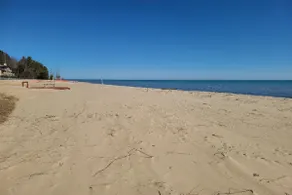 Golf Oscoda-<129 Steps to Lake Huron Beach-3BR 2BA - Image 2