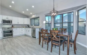 Close to the Stadium w POOL 4 bedrooms & 3 bath. - Image 5
