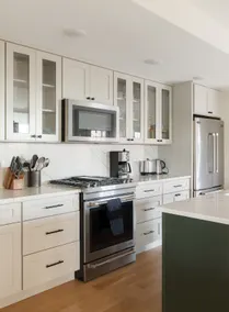 Stunning Union Square 2 bed/2 bath w/ shared patio - Image 5