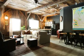 Goat Retreat: Petting Zoo, Barn, Hot Tub & River - Image 2