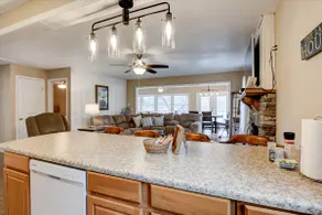 *Hartwell Hideaway* Relaxing 3 Bedroom Lake Home - Image 4