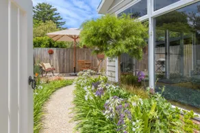 New- Beach 1 Bedroom Studio Self contained - Image 2