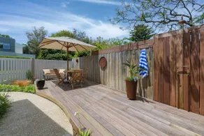 New- Beach 1 Bedroom Studio Self contained - Image 5
