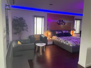 Loveroom 54 - Image 3