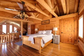 Beautiful River Front Log Cabin Near Williamsburg - Image 3