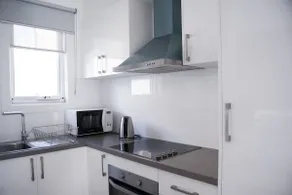 Modern Studio + Secure Parking 3.5kms from CBD - Image 2
