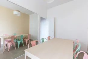 Top floor - 4 bedrooms 3 bathrooms - Free parking 3 min - Image 3