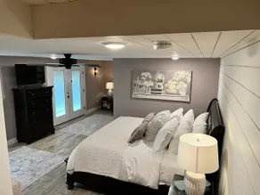 Charming 1 Bedroom Lodge with Tranquil Views - Image 5