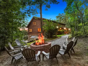 Secluded Lodge w/Mountain Views, Hot Tub, Firepit, Game Room - 2mi to Helen, GA - Image 4