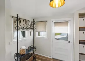 Cheerful 2 Bedroom Home with Big Backyard & Porch - Image 2