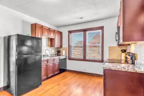 Holly Hills Gem! In Unit W/D*Spacious 2F Apartment - Image 2