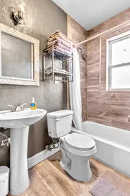 Holly Hills Gem! In Unit W/D*Spacious 2F Apartment - Image 3