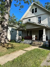 Beautiful family home, space for 10, big backyard - Image 2