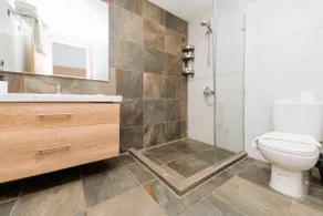 Brassbell Zamalek Jeddah 2BR – Courtyard View - Image 4