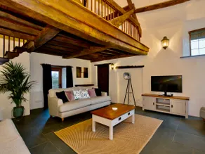 Beautiful Thatched Barn in Somerset - sleeps 6 - Image 2