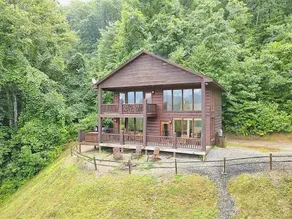 October Sky Mountain Cabin w/ Hot tub and fire pit - Image 2