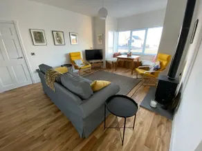 Seaside retreat, 7 minutes walk to the shore. - Image 4